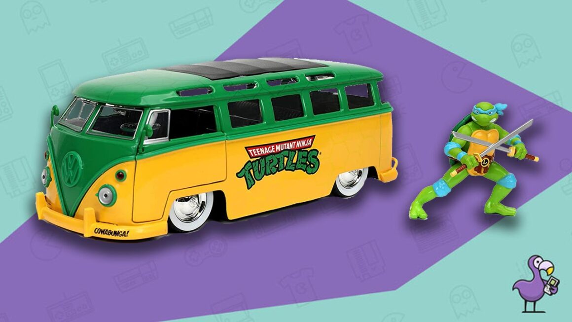 Teenage Mutant Ninja Turtles Diecast 1962 VW Bus with Leonardo Best Teenage Mutant Ninja Turtles Toys